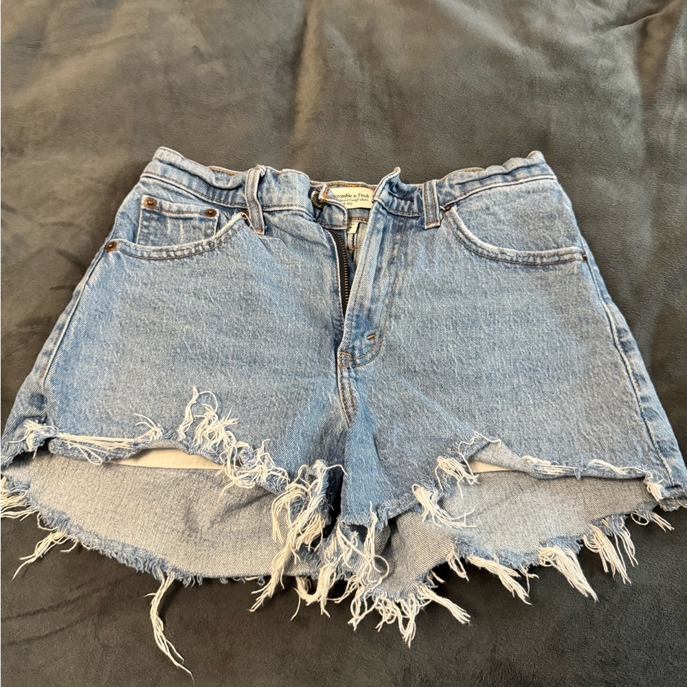 Abercrombie 90’s cut off high rise short
